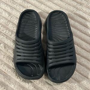 Hoka One One Recovery Slide